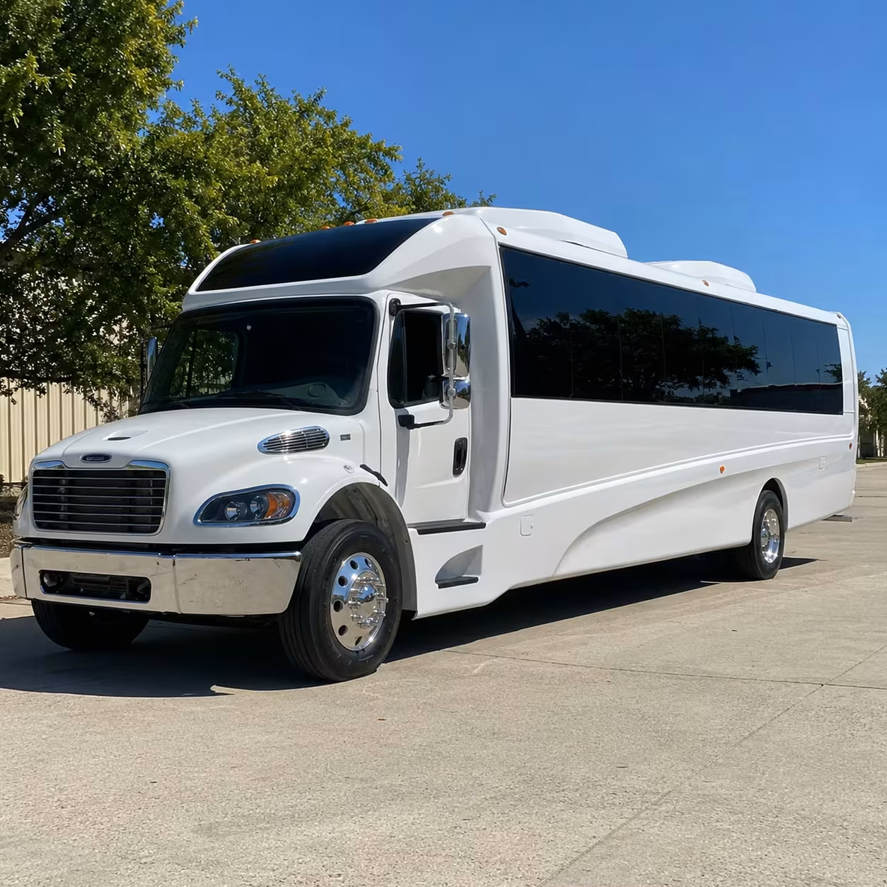 knoxville 25 passenger minibus rental