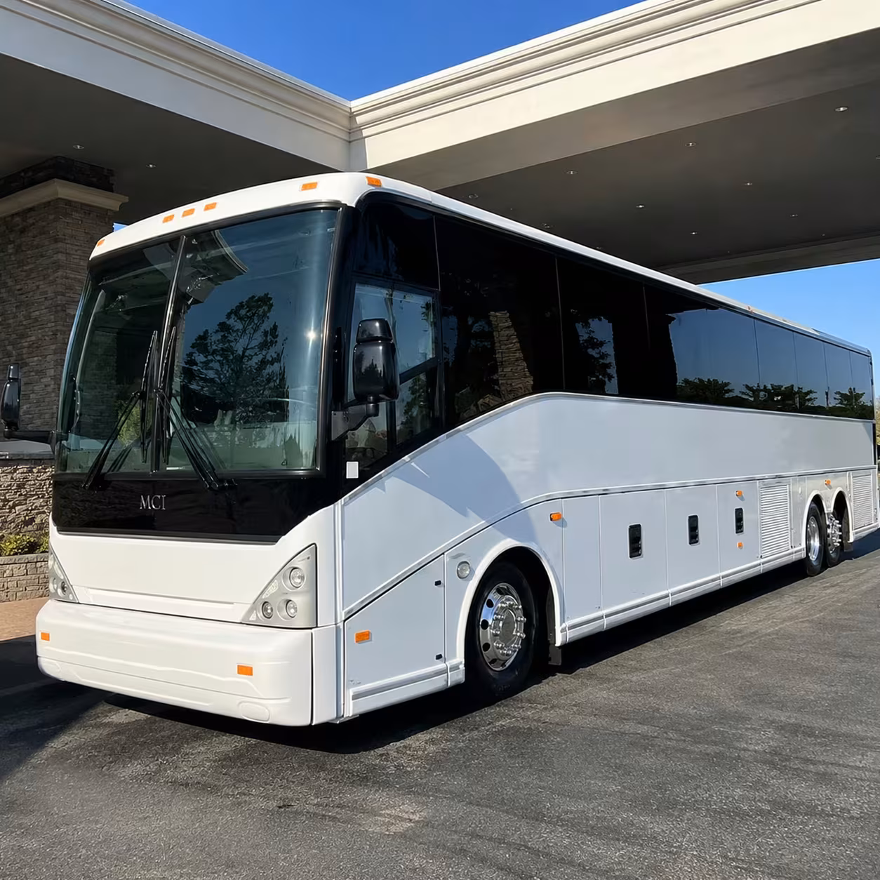 knoxville 56 passenger charter bus rental