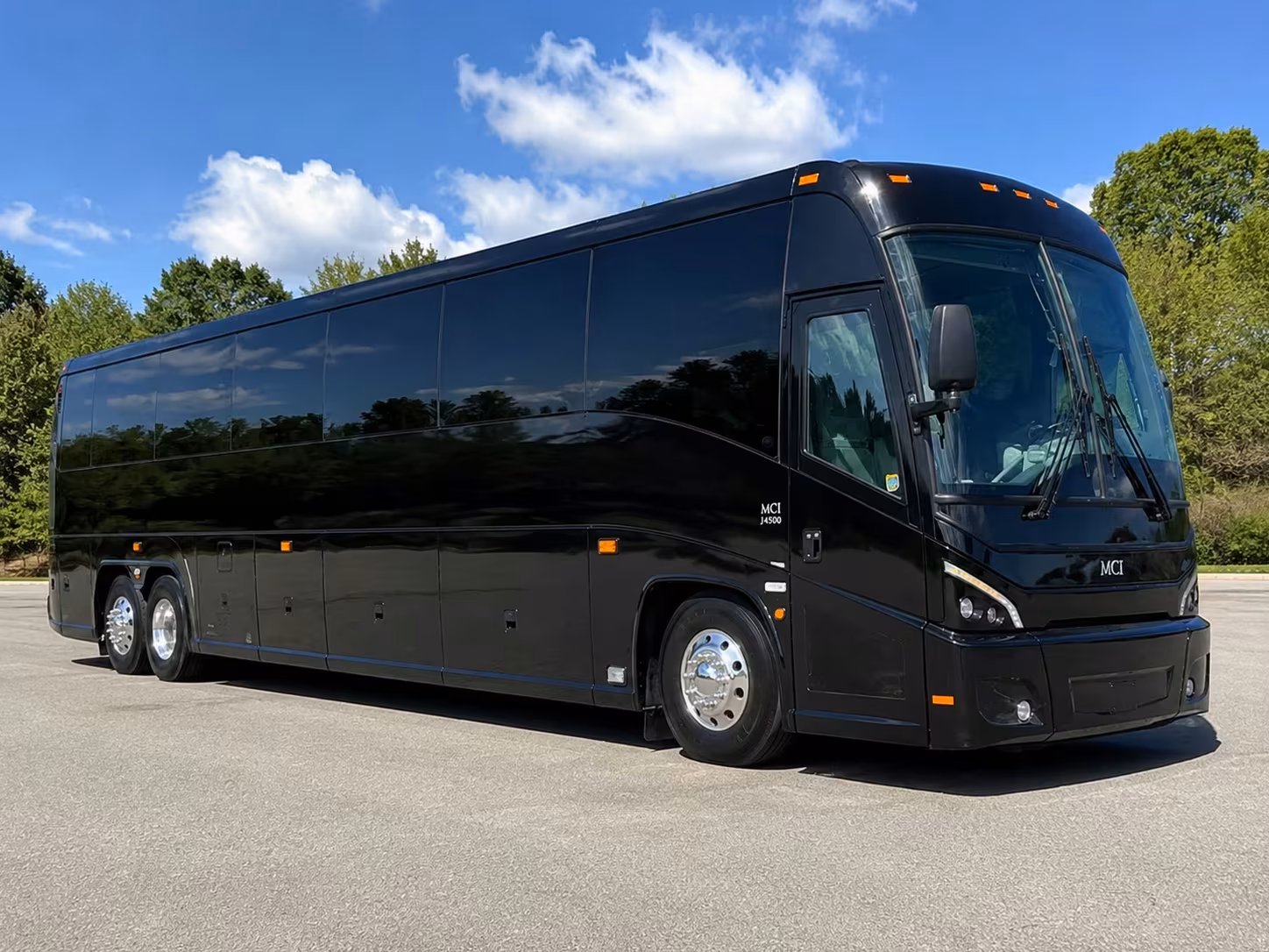 knoxville bus rentals for dollywood field trips in pigeon forge