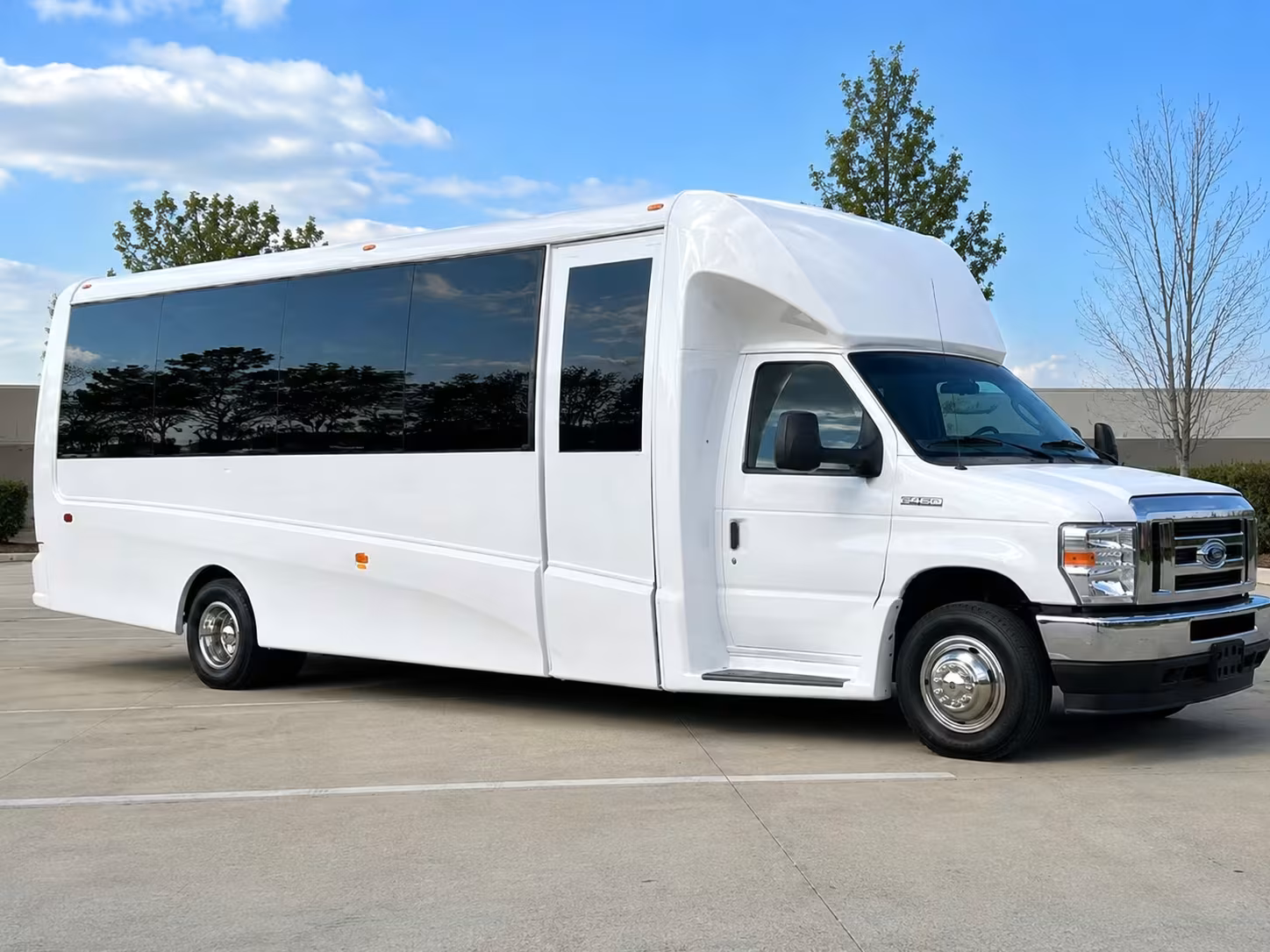knoxville prom minibuses for smaller groups heading downtown